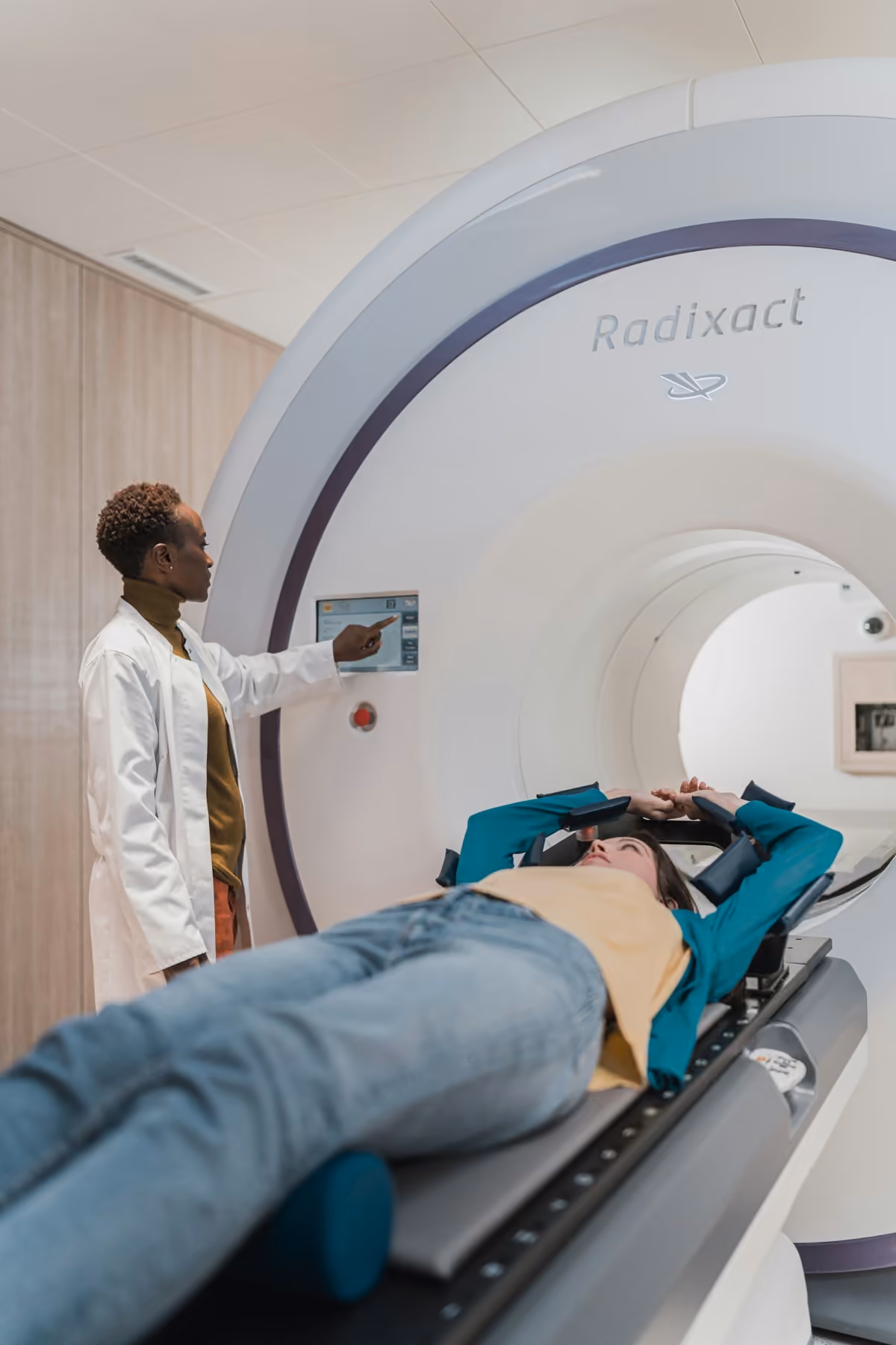 Healthcare imaging and clinical data environment